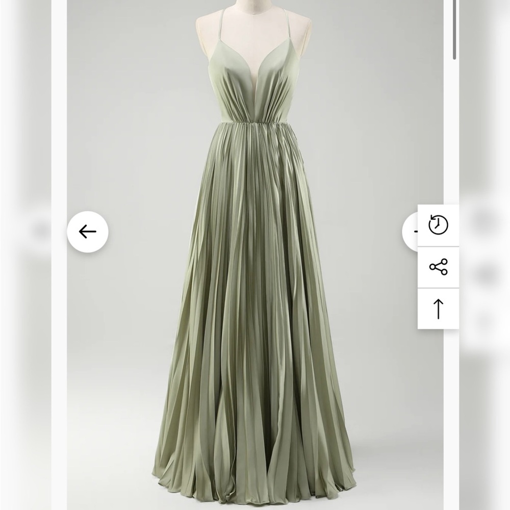 Green Pleated Sweetheart Maxi Dress